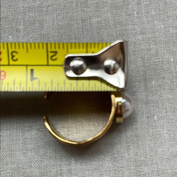 NWOT Adjustable Gold Tone Stainless Steel Ring with Opalescent Stone Size 7 - Picture 3 of 6